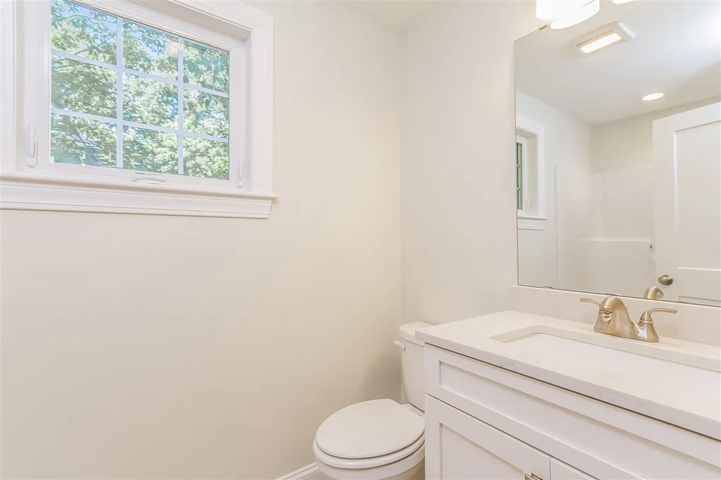 8 Maple Avenue Rye NH 03870