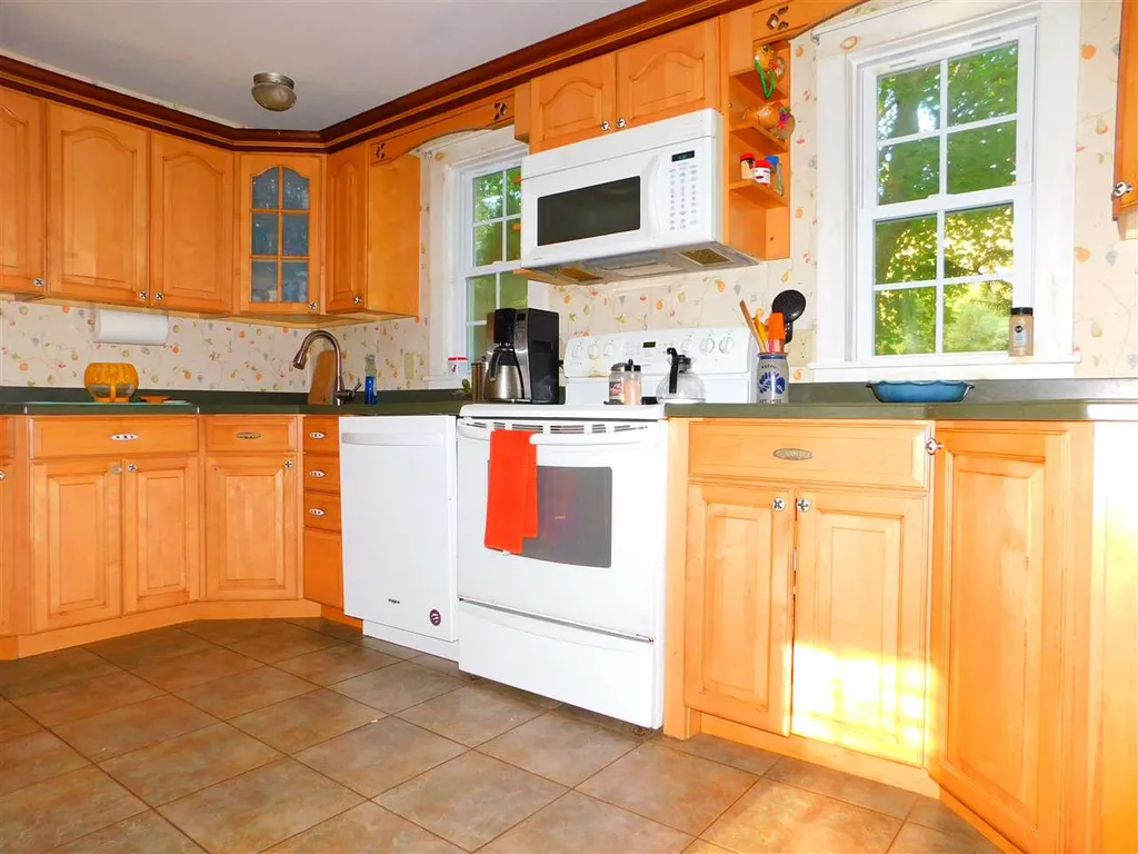 13 Meadow Road Harrisville NH 03450