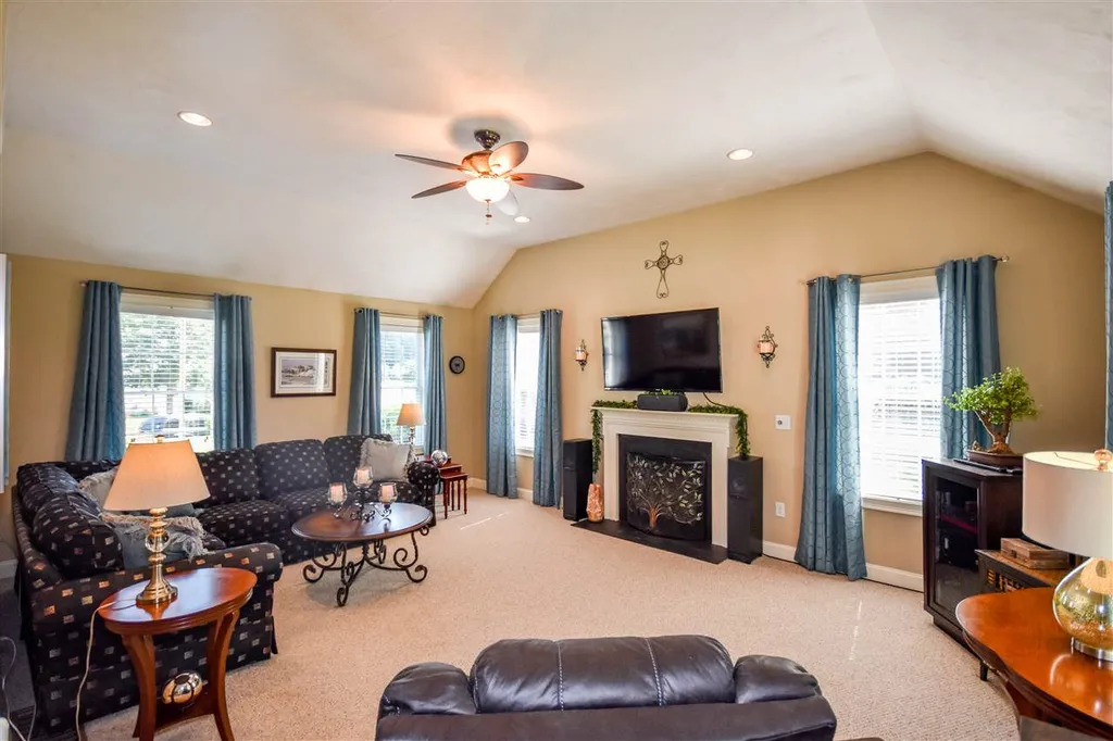 38 Hickory Lane Somersworth NH 03878