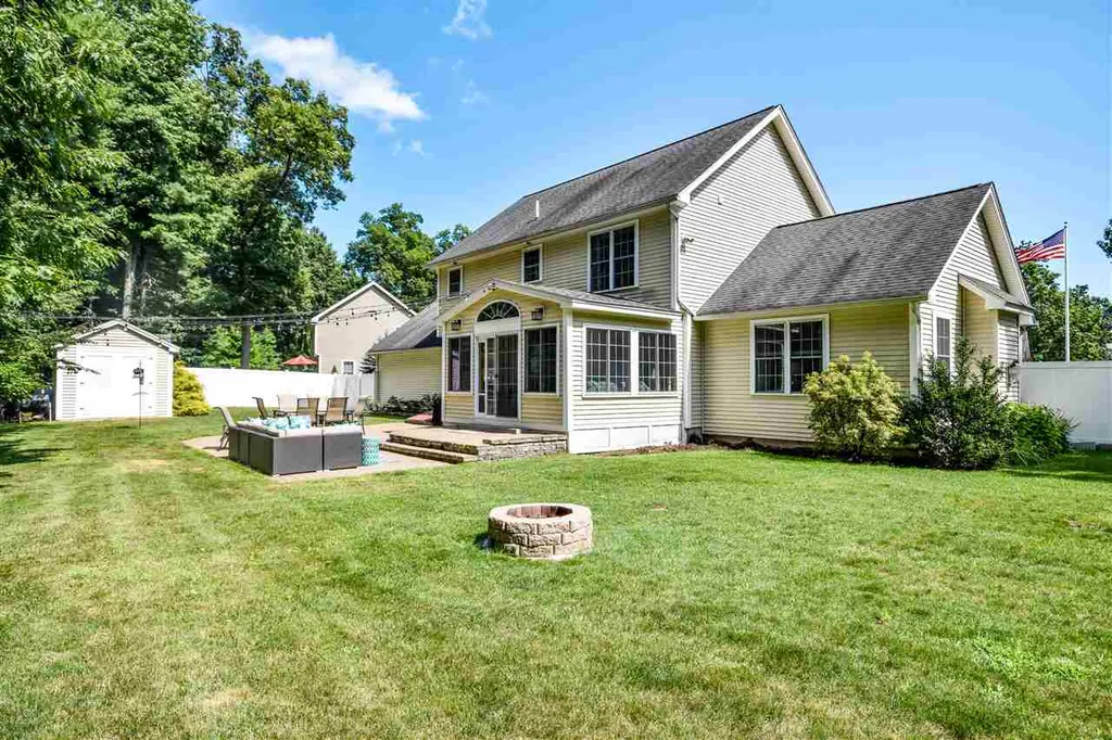 38 Hickory Lane Somersworth NH 03878