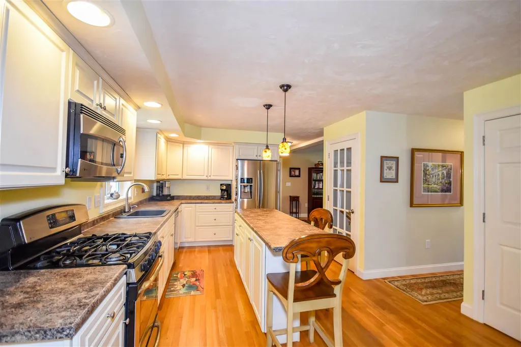 38 Hickory Lane Somersworth NH 03878