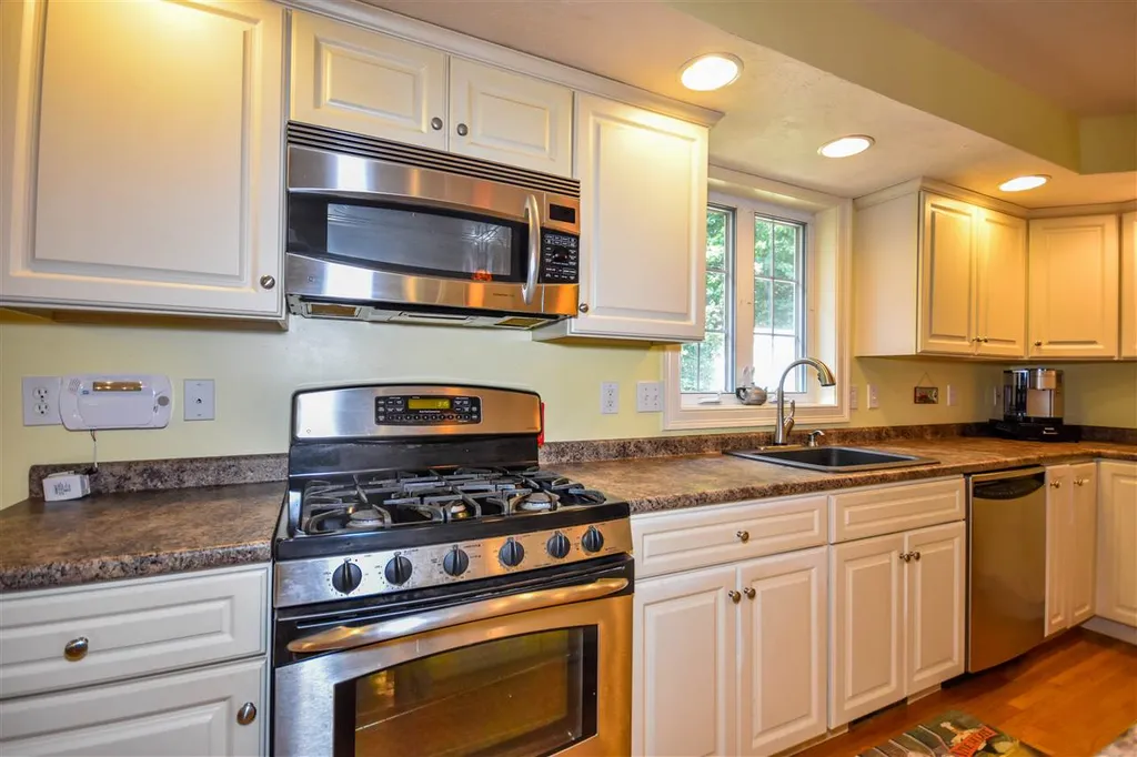 38 Hickory Lane Somersworth NH 03878
