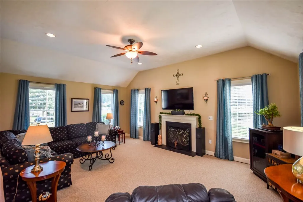 38 Hickory Lane Somersworth NH 03878