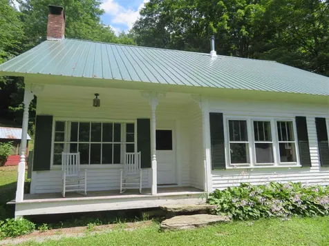18 Cross Street Newfane VT 05345