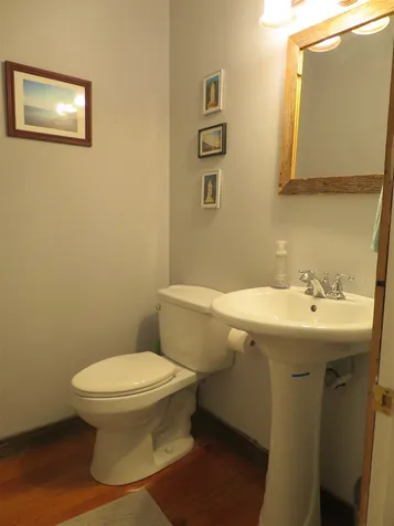 18 Cross Street Newfane VT 05345