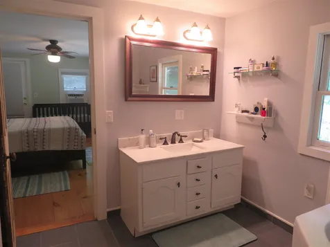 18 Cross Street Newfane VT 05345