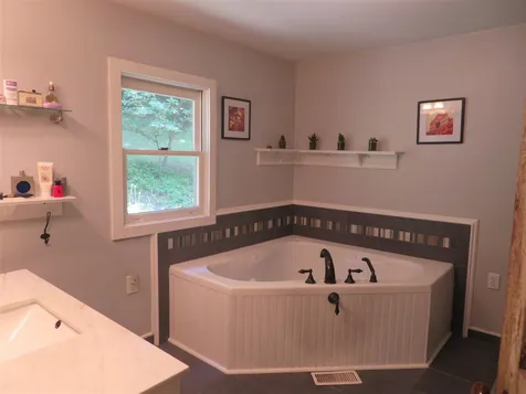 18 Cross Street Newfane VT 05345