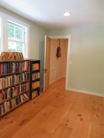 18 Cross Street Newfane VT 05345