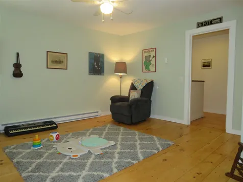 18 Cross Street Newfane VT 05345