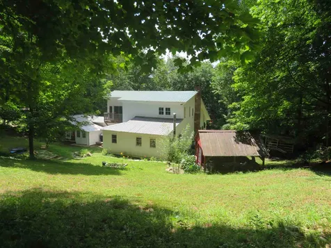 18 Cross Street Newfane VT 05345