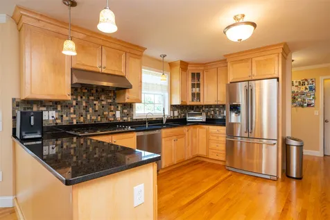 7 South Hills Drive Bedford NH 03110