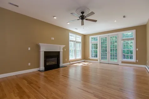 20 Ticklefancy Lane Salem NH 03079