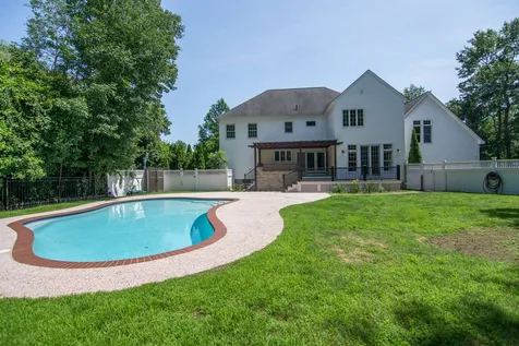 20 Ticklefancy Lane Salem NH 03079