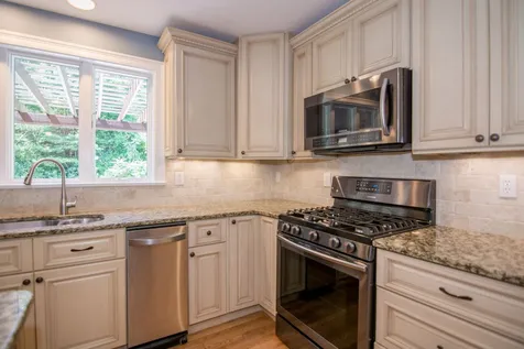 20 Ticklefancy Lane Salem NH 03079