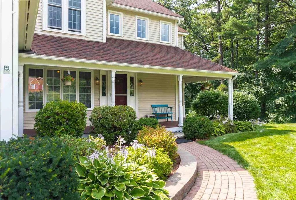 30 Copeland Drive Hudson NH 03051