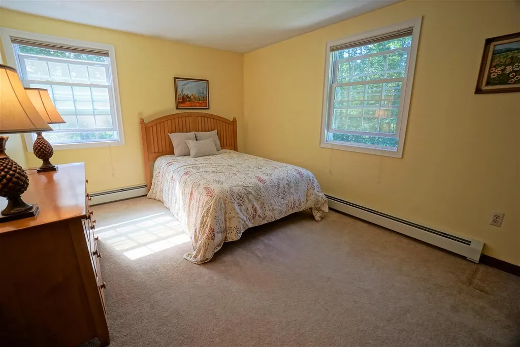 7 Donna Lane Raymond NH 03077