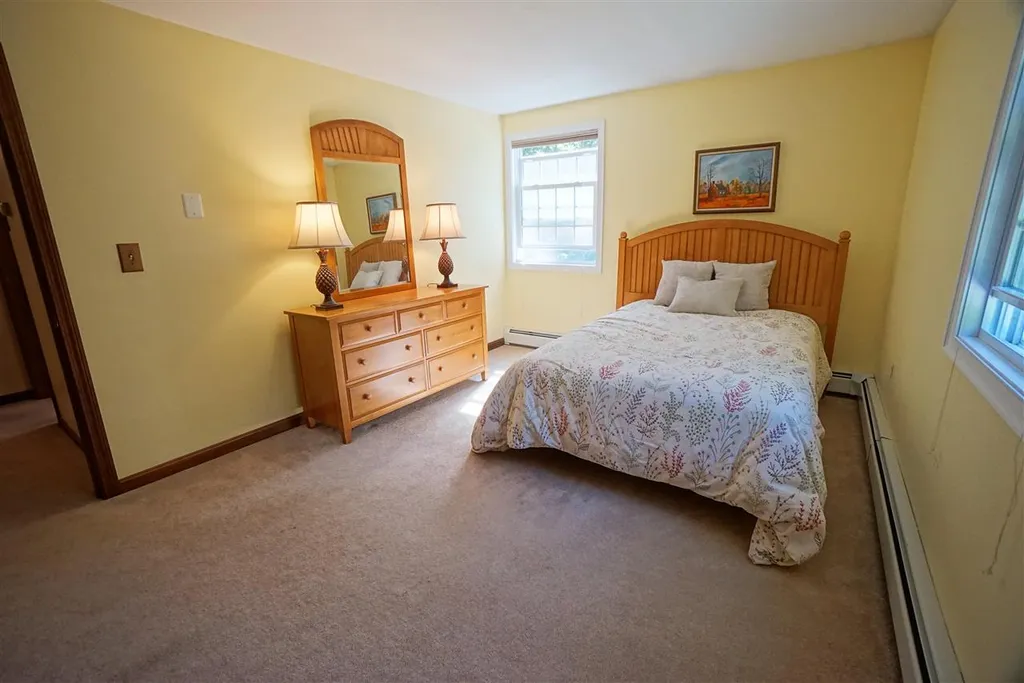 7 Donna Lane Raymond NH 03077