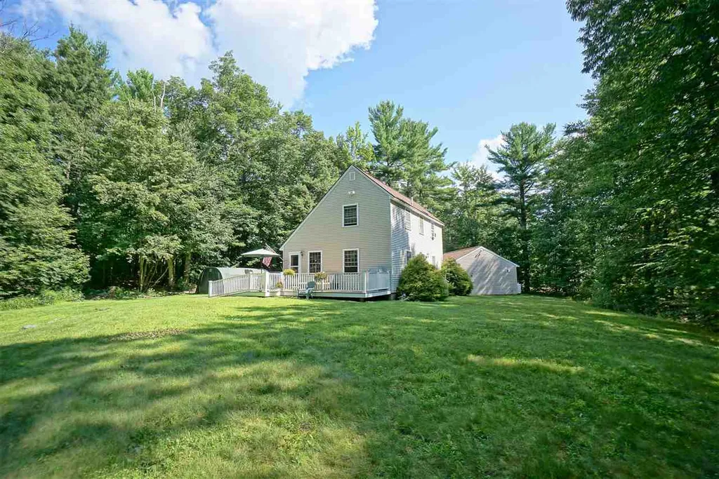 7 Donna Lane Raymond NH 03077