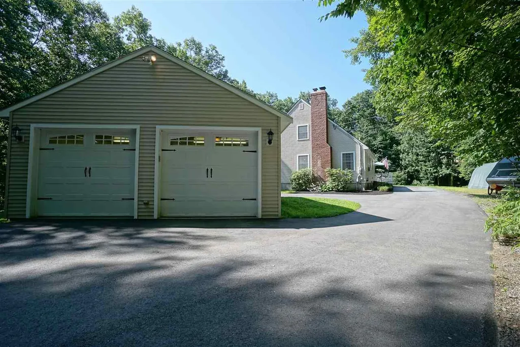7 Donna Lane Raymond NH 03077