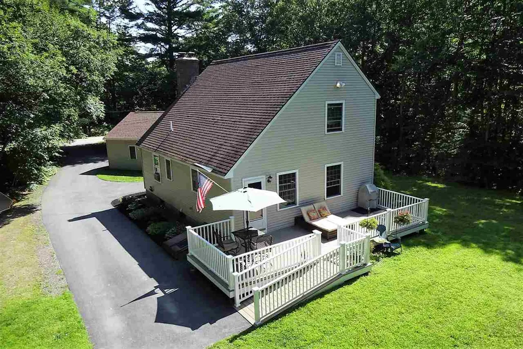 7 Donna Lane Raymond NH 03077