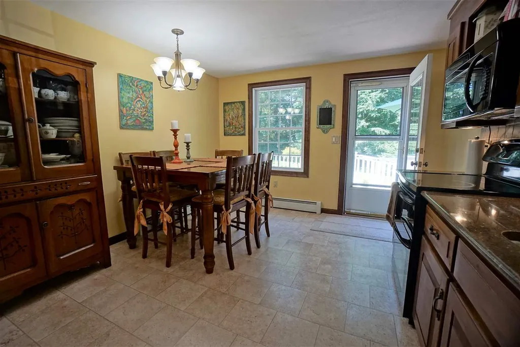 7 Donna Lane Raymond NH 03077