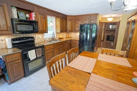 7 Donna Lane Raymond NH 03077