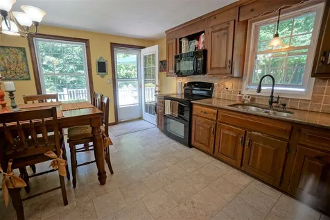 7 Donna Lane Raymond NH 03077