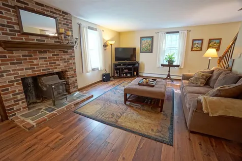 7 Donna Lane Raymond NH 03077