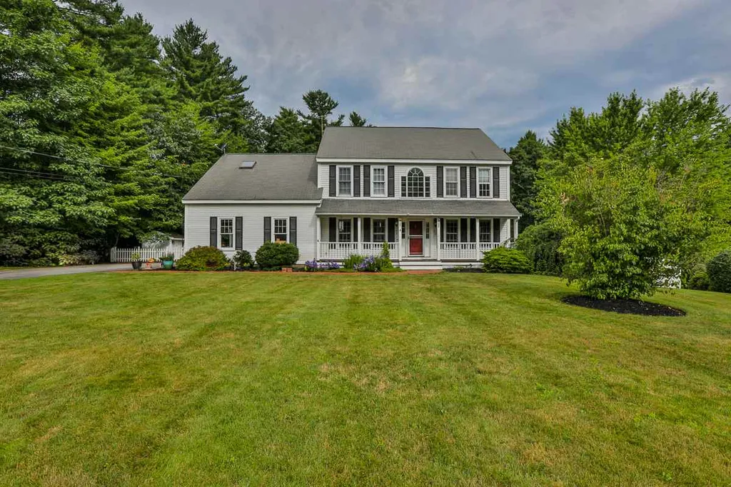 4 Fireside Circle Nashua NH 03063