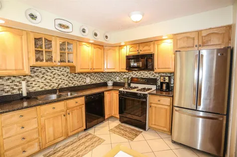 33 Hickory Lane Windham NH 03087