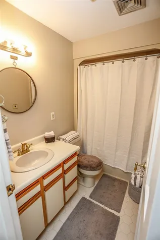 33 Hickory Lane Windham NH 03087