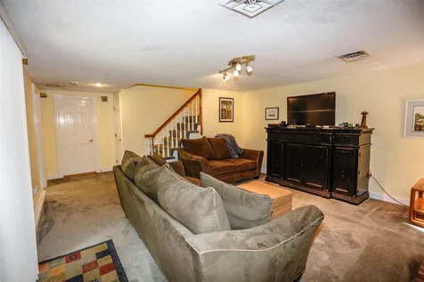 33 Hickory Lane Windham NH 03087