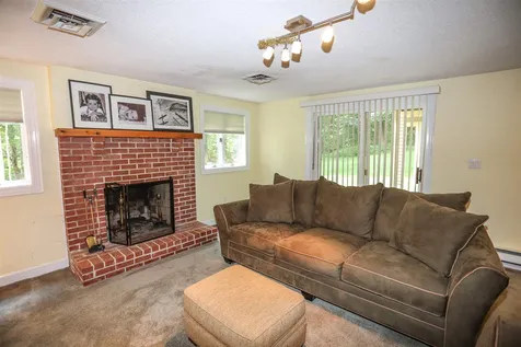 33 Hickory Lane Windham NH 03087