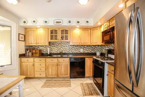 33 Hickory Lane Windham NH 03087