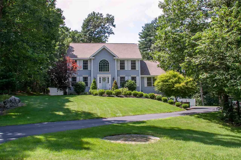 36 Heather Lee Lane Pelham NH 03076