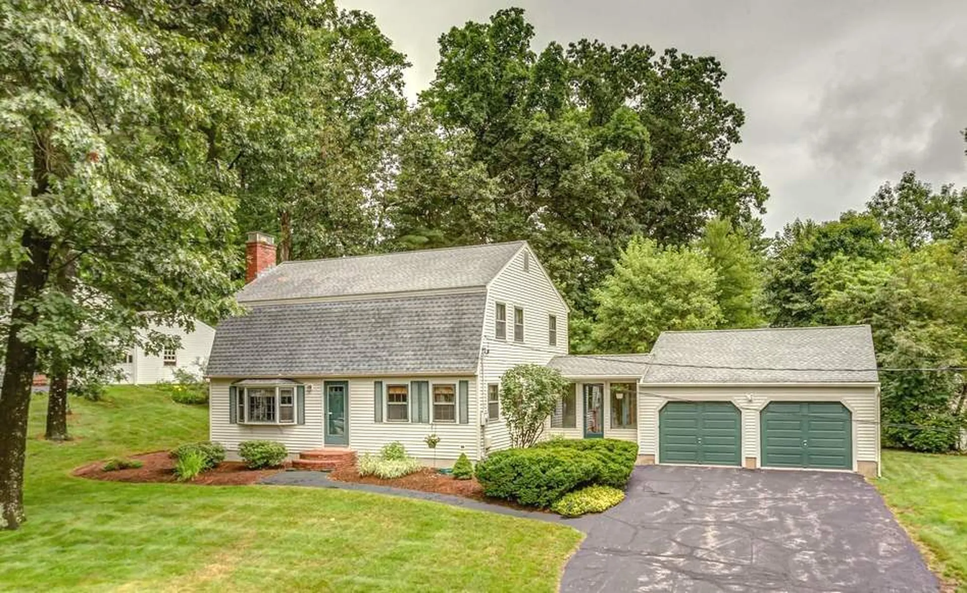 7 Margate Road Nashua NH 03062