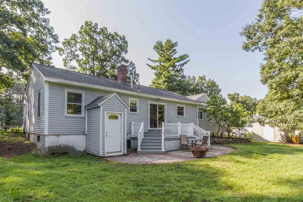 189 Naticook Road Merrimack NH 03054
