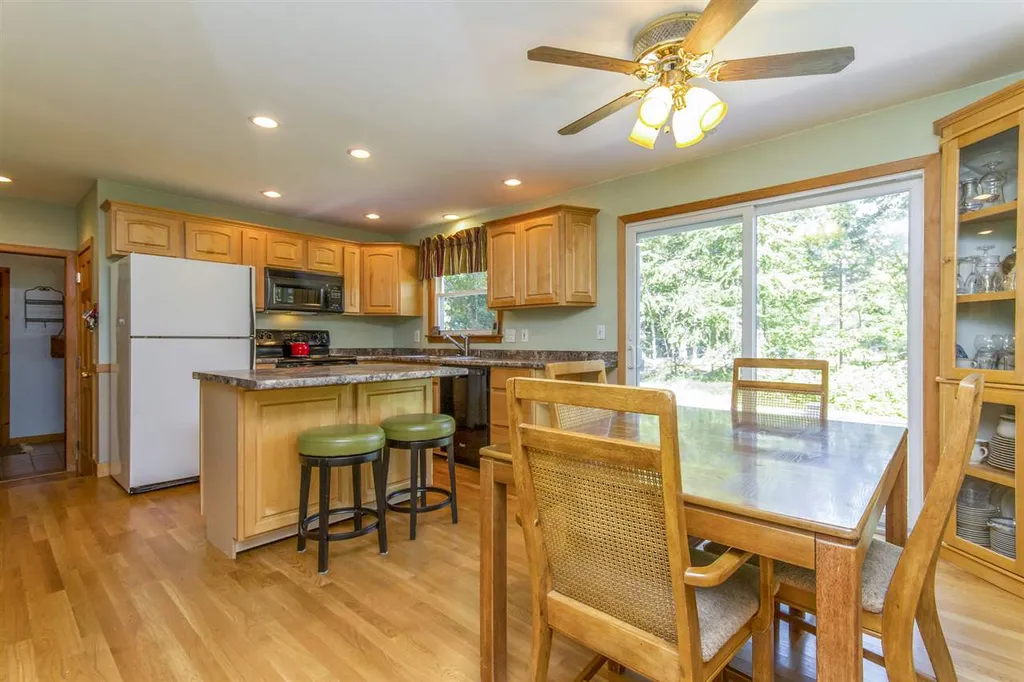 189 Naticook Road Merrimack NH 03054