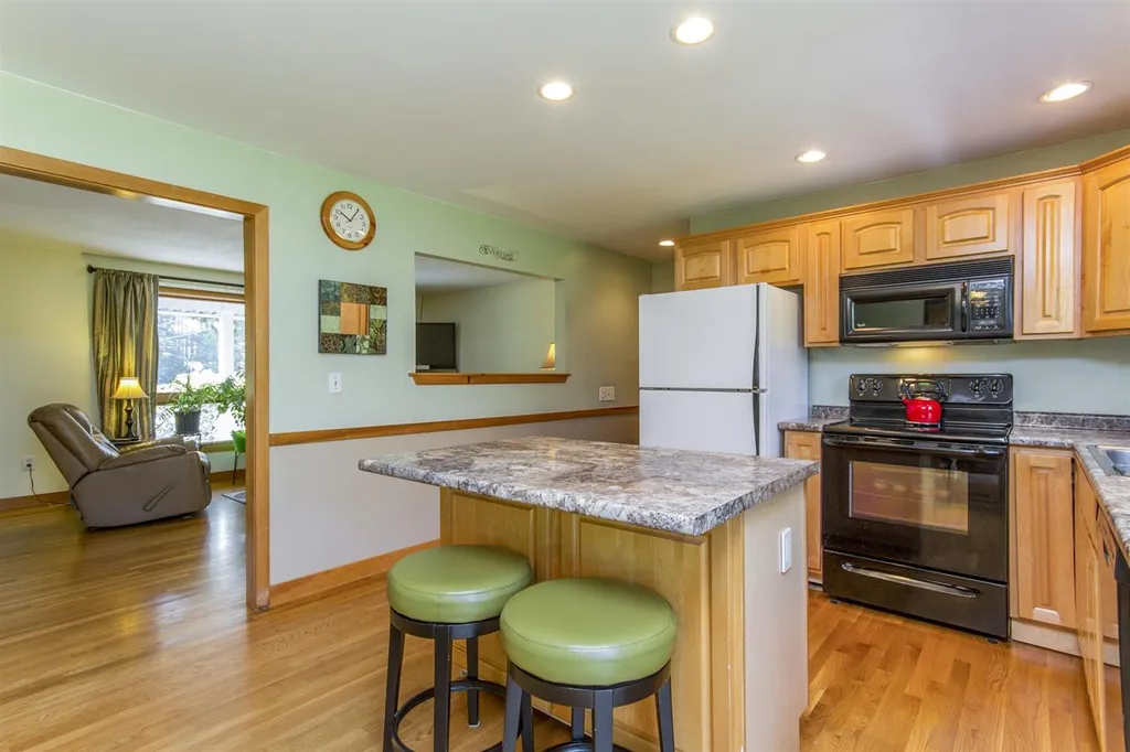 189 Naticook Road Merrimack NH 03054