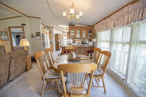 26 Xenia Street Nashua NH 03062