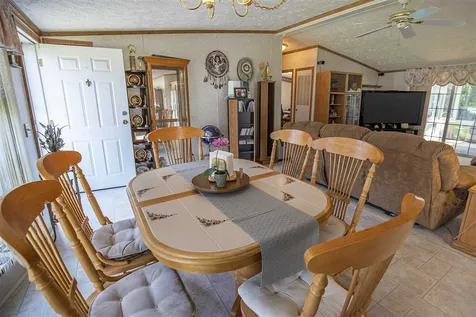 26 Xenia Street Nashua NH 03062