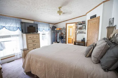 26 Xenia Street Nashua NH 03062