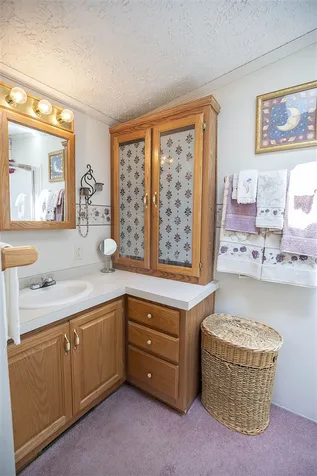 26 Xenia Street Nashua NH 03062