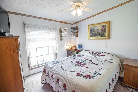 26 Xenia Street Nashua NH 03062