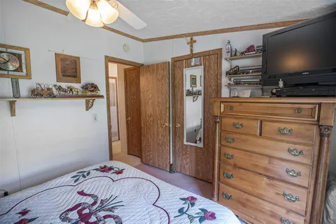 26 Xenia Street Nashua NH 03062