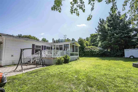 26 Xenia Street Nashua NH 03062