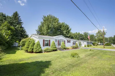 26 Xenia Street Nashua NH 03062