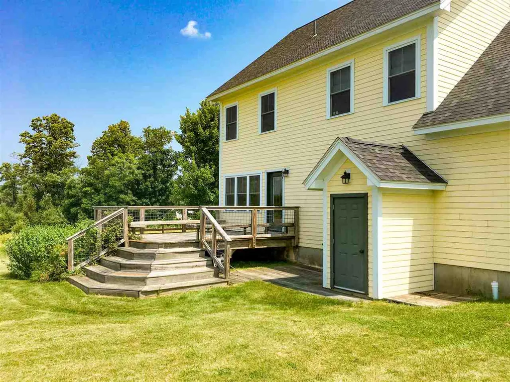 82 East Hill Road Plainfield VT 05667