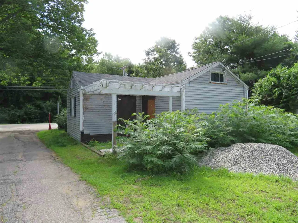 84a Main Street Kingston NH 03848