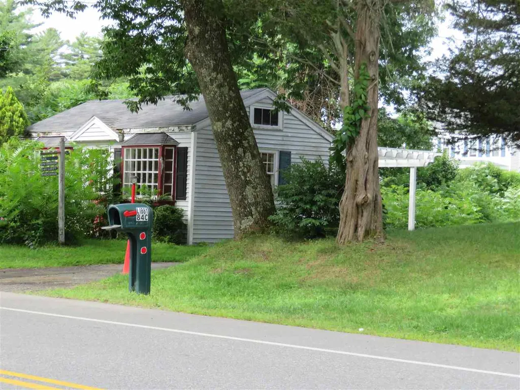 84a Main Street Kingston NH 03848